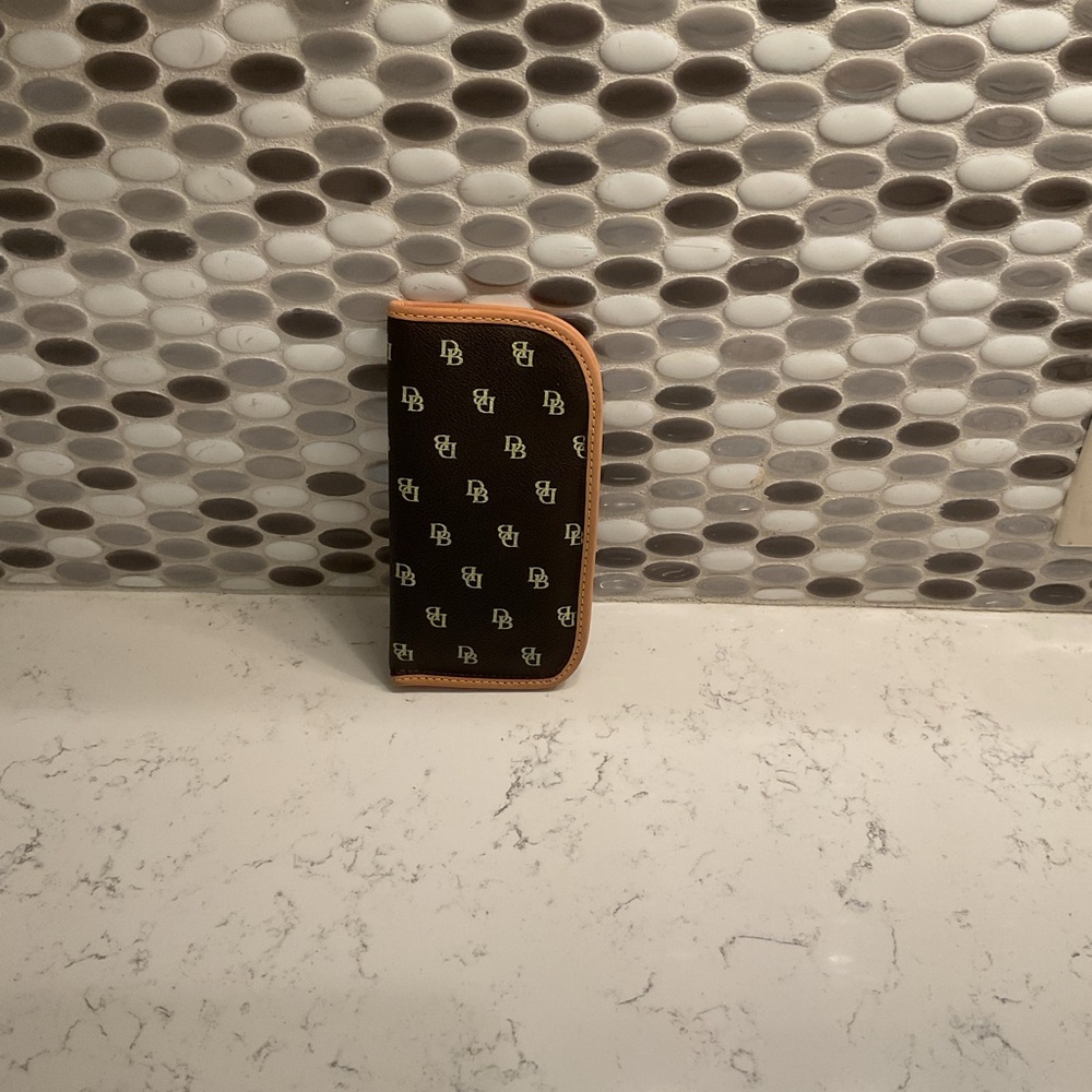 Dooney & Bourke sunglasses case